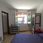 La Pace, Il Sole, Il Mare - Casa Indipendente Vista Mare, Posto Auto Privato, Ampio Spazio Esterno Attrezzato, A Pochi Minuti Dalle Spiagge San Remo