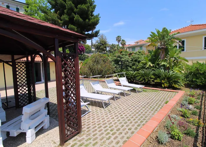 La Pace, Il Sole, Il Mare - Casa Indipendente Vista Mare, Posto Auto Privato, Ampio Spazio Esterno Attrezzato, A Pochi Minuti Dalle Spiagge Hébergement de vacances *