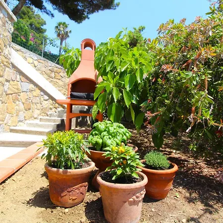 La Pace, Il Sole, Il Mare - Casa Indipendente Vista Mare, Posto Auto Privato, Ampio Spazio Esterno Attrezzato, A Pochi Minuti Dalle Spiagge Dom wakacyjny San Remo