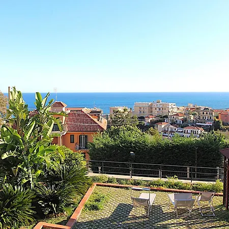 La Pace, Il Sole, Il Mare - Casa Indipendente Vista Mare, Posto Auto Privato, Ampio Spazio Esterno Attrezzato, A Pochi Minuti Dalle Spiagge Dom wakacyjny *