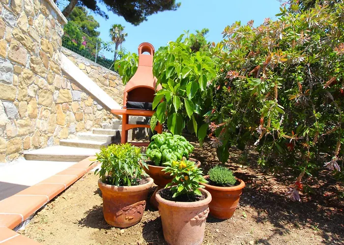 La Pace, Il Sole, Il Mare - Casa Indipendente Vista Mare, Posto Auto Privato, Ampio Spazio Esterno Attrezzato, A Pochi Minuti Dalle Spiagge Dom wakacyjny San Remo